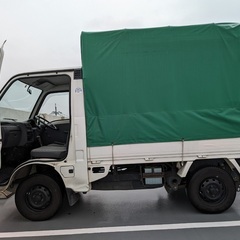 幌(ホロ)付きAT‼️月々8千円〜分割可‼️働くくるま軽トラ入りました！車検付き！【名義変更代込み】車内広い！人気のスバル サンバートラック‼️純正ステレオ付き☆雨風安心荷台☆ドラレコ付☆そのまま乗って帰れます‼️の画像
