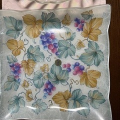 ガラスの大皿　4枚セットの画像
