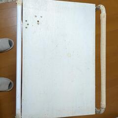 軽量ワゴン。白。の画像