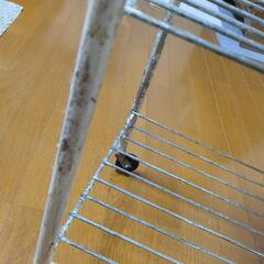 軽量ワゴン。白。の画像