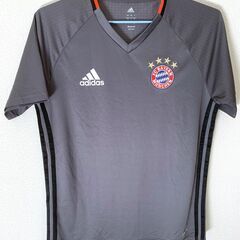 Adidas　アディダス　グレ－　ＦＣバイエルン刺繍ロゴ　Ｔシャ...