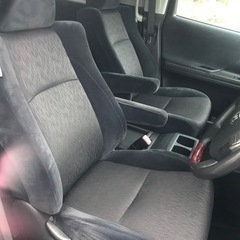 苫小牧発　ローン可　車検2年付き　コミコミ　4ＷＤ　7人乗り！　ナビ　フルセグ　Bluetooth　AC100Vコンセント使用可能！の画像