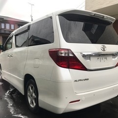 苫小牧発　ローン可　車検2年付き　コミコミ　4ＷＤ　7人乗り！　ナビ　フルセグ　Bluetooth　AC100Vコンセント使用可能！の画像