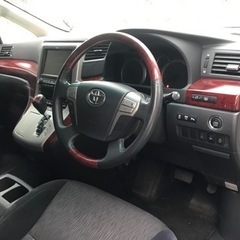 苫小牧発　ローン可　車検2年付き　コミコミ　4ＷＤ　7人乗り！　ナビ　フルセグ　Bluetooth　AC100Vコンセント使用可能！の画像
