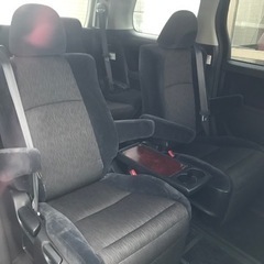 苫小牧発　ローン可　車検2年付き　コミコミ　4ＷＤ　7人乗り！　ナビ　フルセグ　Bluetooth　AC100Vコンセント使用可能！の画像