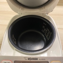 象印　マイコン炊飯ジャー　3合炊き　 NL-BD05の画像