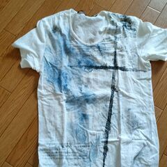 シュリセルのTシャツ数着｜ストール２着｜スヌード１着｜アウター１...