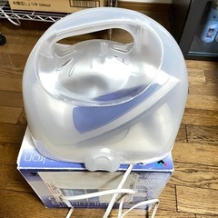 アイロンとスタンド式アイロン台の画像