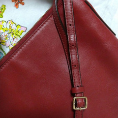 美品 COACH ショルダーバッグ 赤 薄型の画像