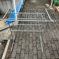 タンス内のハンガーラック