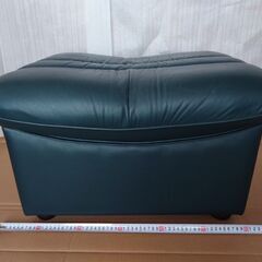 革製　スツールの画像