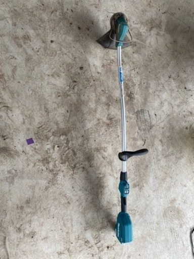 マキタ充電式草刈機　MUR189D