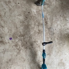 マキタ充電式草刈機　MUR189D