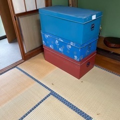 ブリキ箱