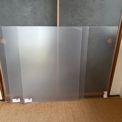 ポリカーボネート　DIY 
AGC カーボグラス　パーテーション　照明の画像