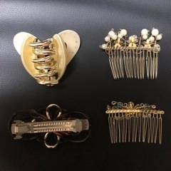 ヘアアクセサリー  4つセットの画像