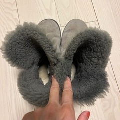 【一部破損あり】UGGムートンブーツ23cm　の画像