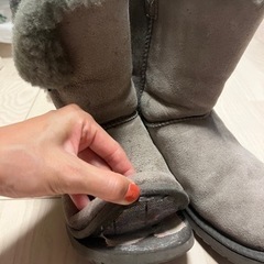 【一部破損あり】UGGムートンブーツ23cm　の画像