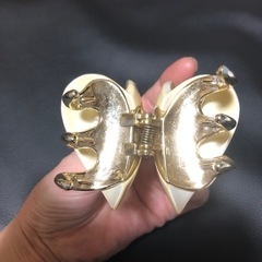 ヘアアクセサリー  4つセットの画像