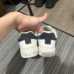 adidasスニーカー
の画像