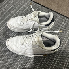 adidasスニーカー
の画像