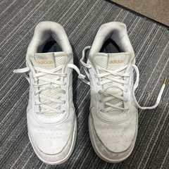 adidasスニーカー
の画像