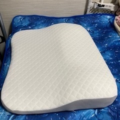 ニトリ 首、肩、背中を支える枕
