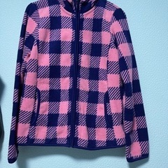 パーカーなど　服の画像