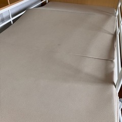 6/21値下！寝具  シングル　三つ折り低反発マット