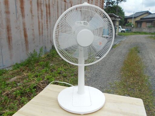 扇風機：ニトリ：品名３０Cmリビング：型ーNTR-２６N1-WH：