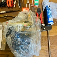 【退去前断捨離】工具大量セット 電気工事器具 タッカー 電気丸ノコ(未使用) 水平器 その他色々の画像
