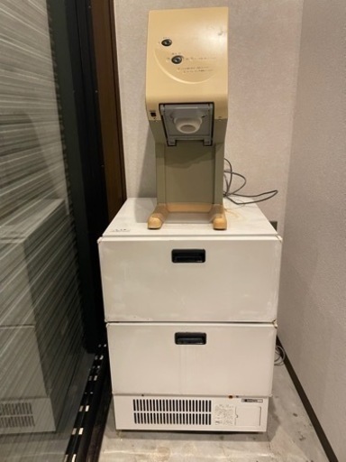 スジャータ　ソフトクリームマシーン\u0026専用冷凍庫付