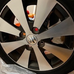 車のパーツ タイヤ、ホイール