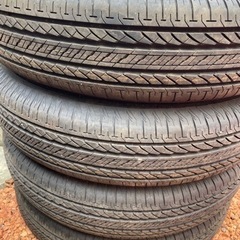車のパーツ タイヤ、ホイール