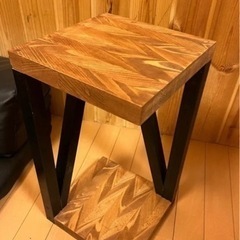 美品木製　無垢材　天然木　コーナーテーブル カフェテーブル　サイドテーブル　杉の画像