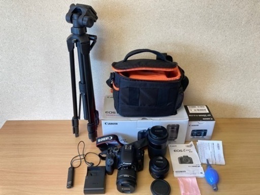 お取引き成立しました！超お得！本日18時までの特売価格54,000円　超美品！　キャノン ⚫︎Canon EOS KISS X9i Wズームキット ⚫︎Canon EF 50mm f/1.8 STM （マクロレンズ） ⚫︎Canon RS-60E3（リモートスイッチ） ⚫︎ダブルレンズピッタリサイズカメラバック ⚫︎三脚