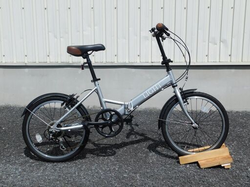中古自転車多数販売中!　安い自転車は大丈夫？という方　是非ご来店ください!　折りたたみ自転車　シティサイクル　20インチ　シルバー　SHIMANO　外装6段変速　Vブレーキ　売れてます!　早い者勝ち!　状態は全体的に極めて良好と思います!　m16