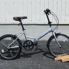 中古自転車多数販売中!　安い自転車は大丈夫？という方　是非ご来店ください!　折りたたみ自転車　シティサイクル　20インチ　シルバー　SHIMANO　外装6段変速　Vブレーキ　売れてます!　早い者勝ち!　状態は全体的に極めて良好と思います!　m16