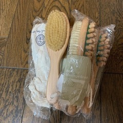 新品未開封ニールズヤードレメディーズ　ボディマッサージブラシの画像