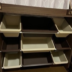 おもちゃ収納棚