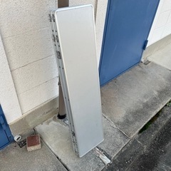 キャンプテーブル
