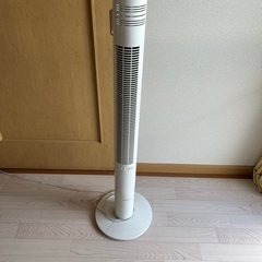 タワー型扇風機の画像