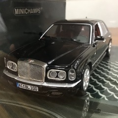 ◇ドリーム尼崎1号館◇ MINI CHAMPS 1/43 Bentley Arnage Rの画像