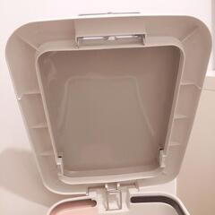 ニトリ 45L ゴミ箱 一部破損ありの画像