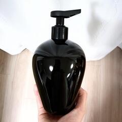 イケア スタイリッシュなシャンプーボトル ブラックの画像