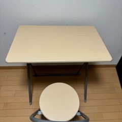 デスク・チェアーセットの画像