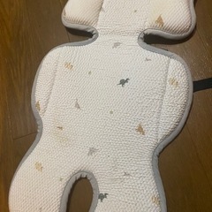メラビー　ベビーカーシートクッション