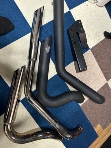 Vance&Hines(バンスアンドハインズ) フルエキゾースト ショートショットスタッガード 2-2 ブラック マフラー スポーツスターファミリー(04-13) [SHORT SHOTS STAGGERED] 1800-0752 47219 ハーレーダビッドソン