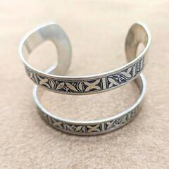 新品★「激レア」トゥアレグ　バングル ブレスレット　純銀　シルバーb25 新品☆「激レア」トゥアレグ バングル ブレスレット 純銀 シルバーa25