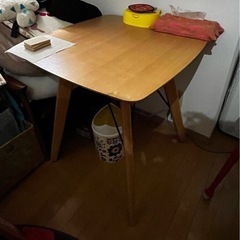 テーブル
